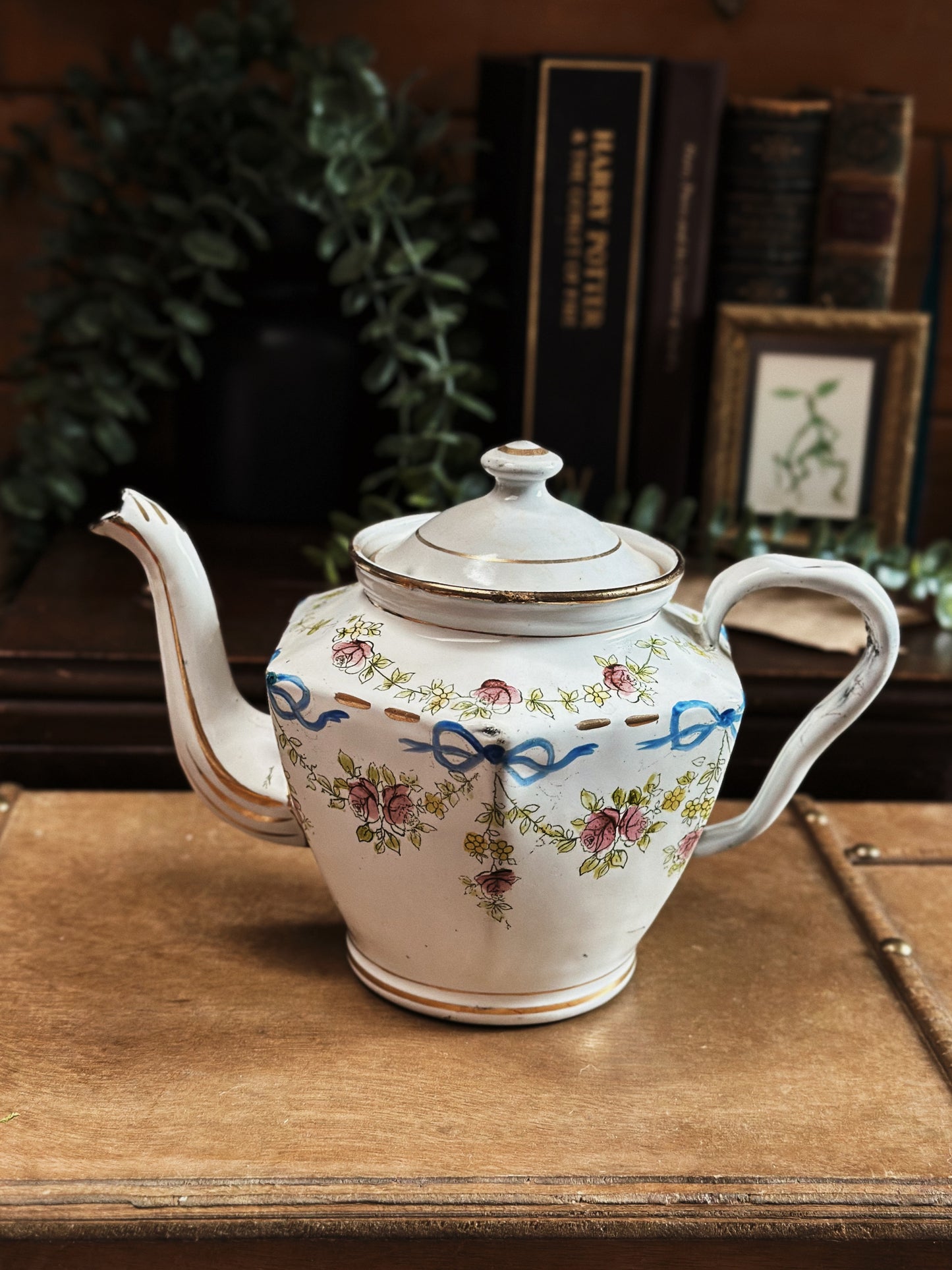 Occamy in Vintage Teapot